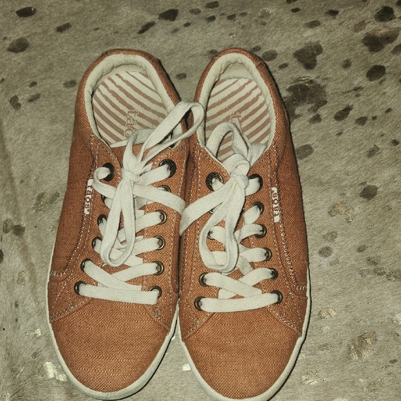 Taos Footwear Orange Canvas Sneakers Classic Style - Picture 2 of 9